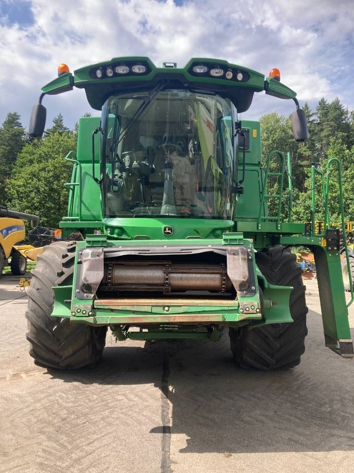 John Deere S 670 i - Kombájn: 3 kép. John Deere S 670 i - Kombájn: 3 kép.