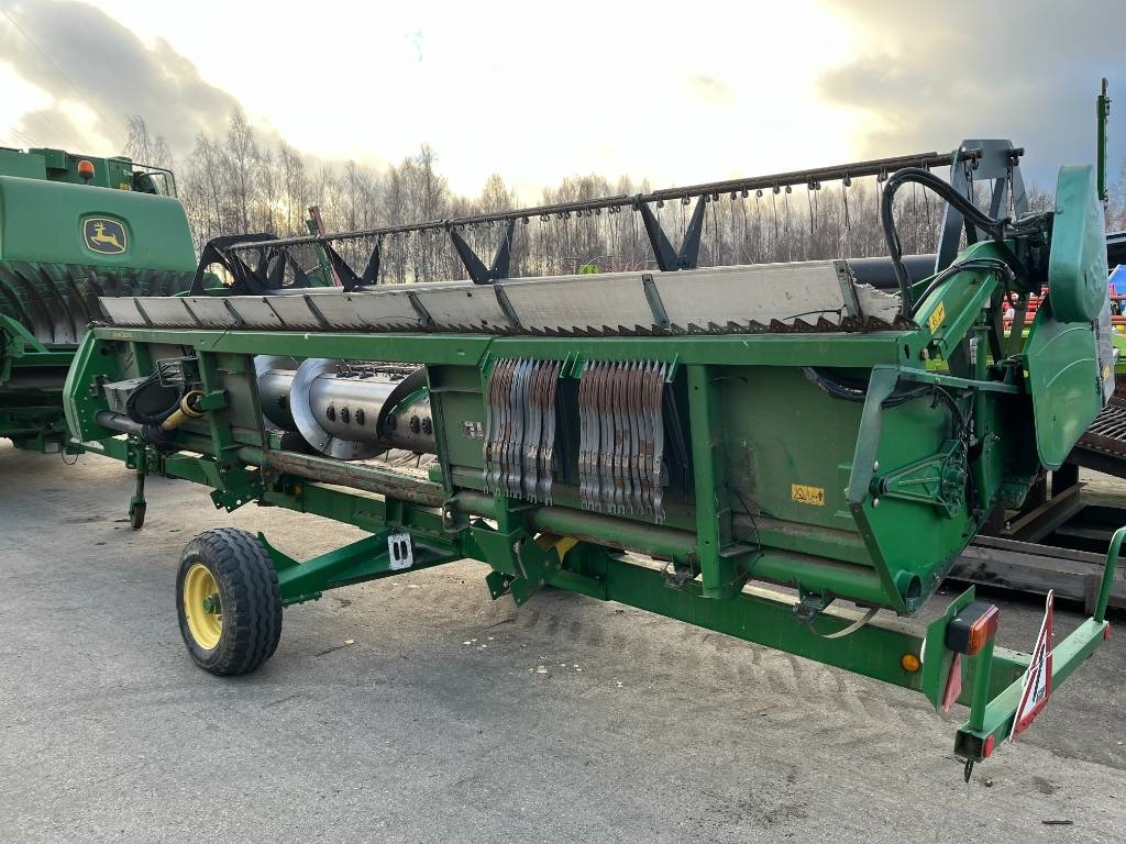 Kombájn John Deere W 650 i: 10 kép.