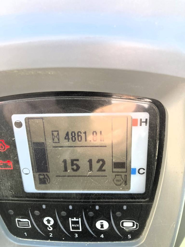 Minikotró Kubota KX 057-4: 7 kép.