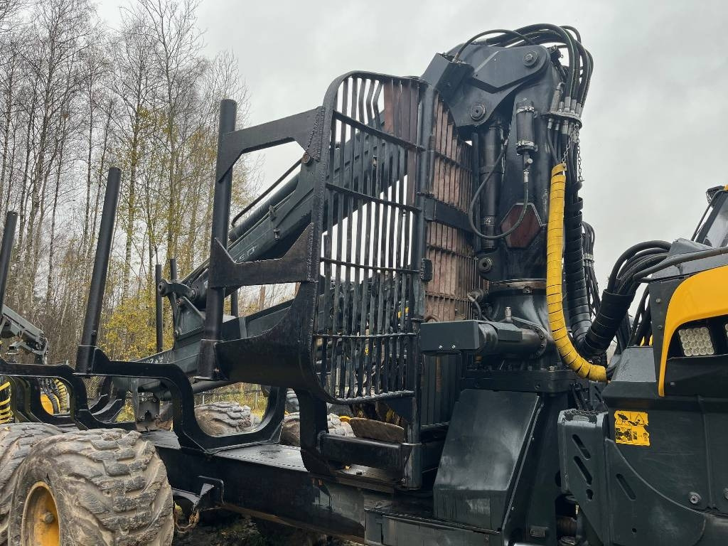 Ponsse Buffalo 8W - Kihordó: 4 kép. Ponsse Buffalo 8W - Kihordó: 4 kép.