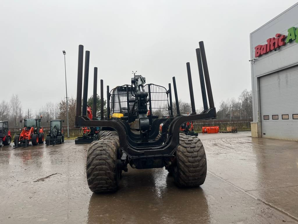 Ponsse Buffalo 8W - Kihordó: 4 kép. Ponsse Buffalo 8W - Kihordó: 4 kép.