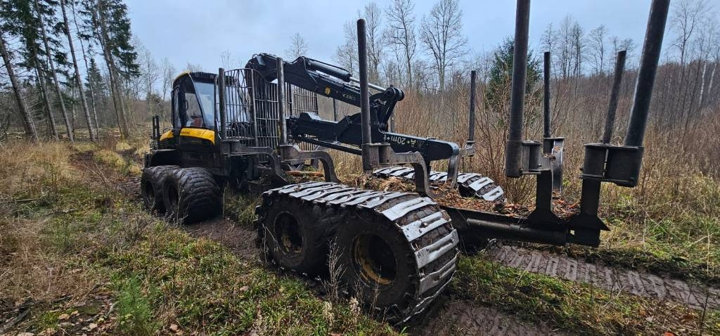 Ponsse Buffalo 8W - Kihordó: 3 kép. Ponsse Buffalo 8W - Kihordó: 3 kép.