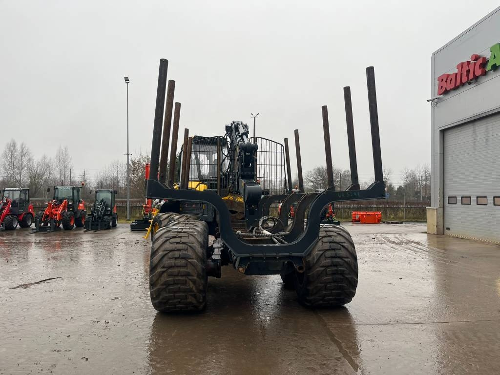 Ponsse Buffalo 8W - Kihordó: 4 kép. Ponsse Buffalo 8W - Kihordó: 4 kép.