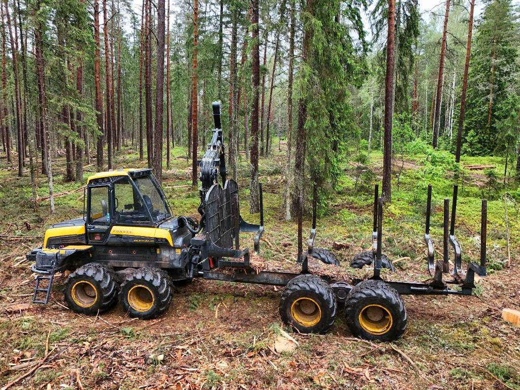 Ponsse Buffalo - Kihordó: 5 kép. Ponsse Buffalo - Kihordó: 5 kép.