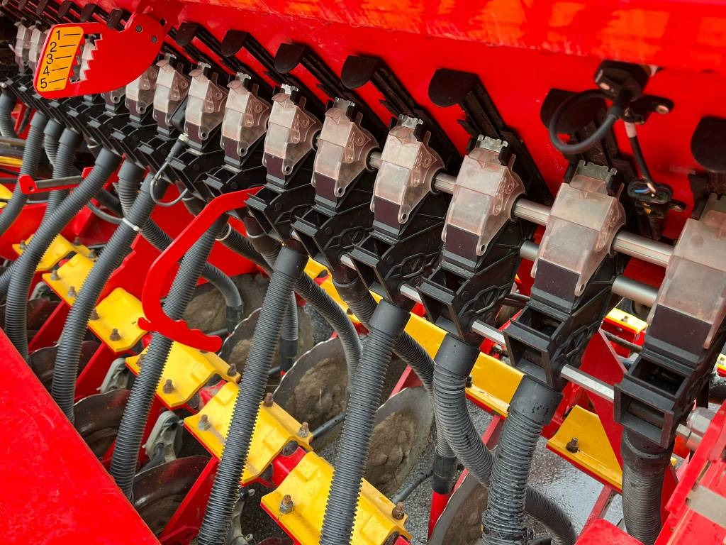 Kombinált vetőgép Vaderstad Rapid RD400C: 9 kép.