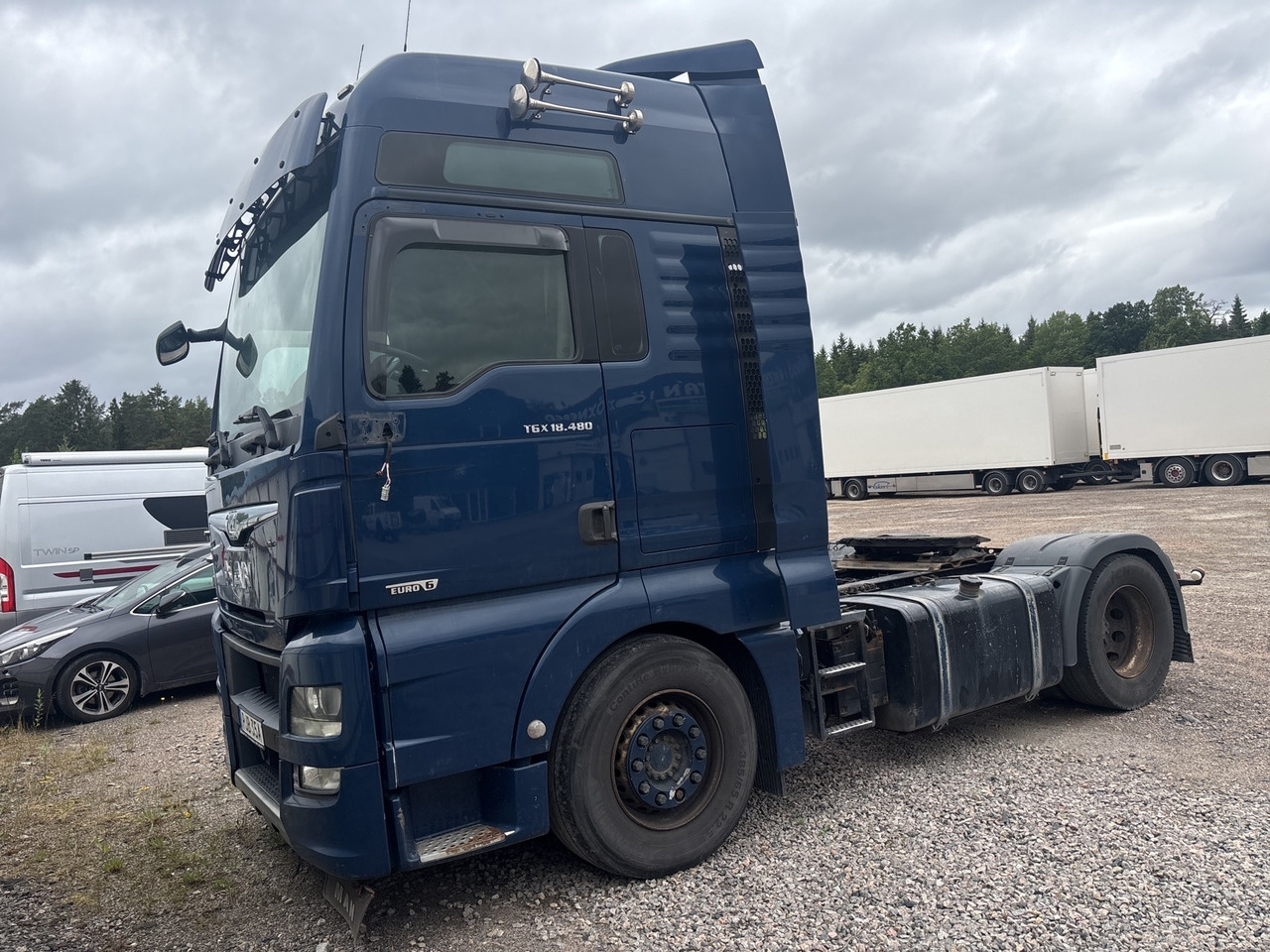 Dragbil MAN TGX 18.480 -2013 | XXL-hytt | Reparationsobjekt - Nyergesvontató: 1 kép. Dragbil MAN TGX 18.480 -2013 | XXL-hytt | Reparationsobjekt - Nyergesvontató: 1 kép.