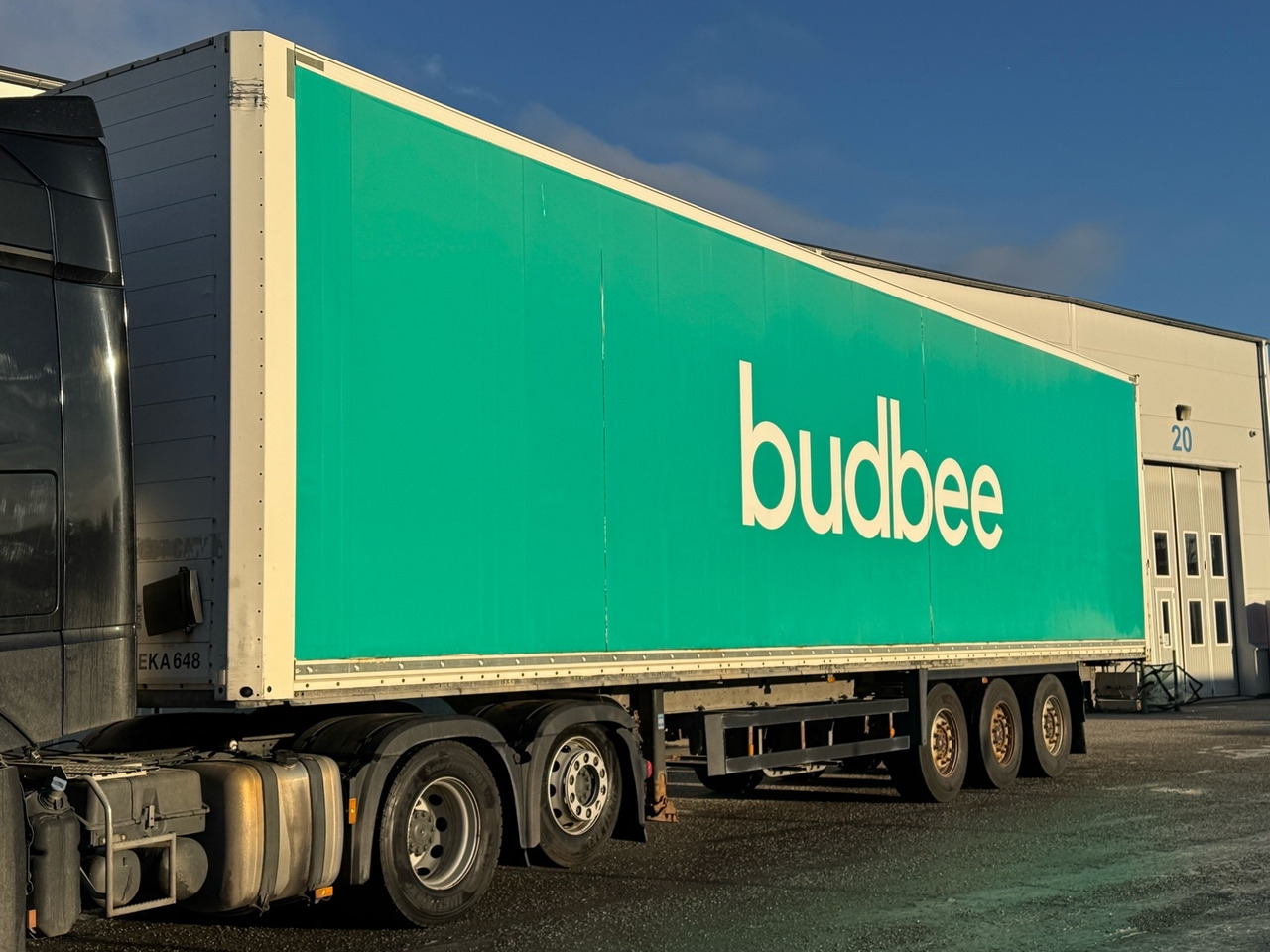 Trailer Schmitz Cargobull SCBS3B -2014 - Félpótkocsi dobozos: 1 kép. Trailer Schmitz Cargobull SCBS3B -2014 - Félpótkocsi dobozos: 1 kép.