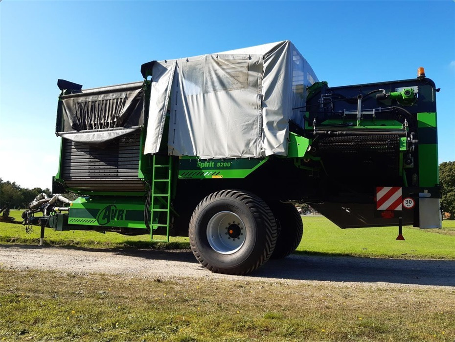 AVR
SPIRIT 9200 - Burgonyakombájn: 5 kép. AVR
SPIRIT 9200 - Burgonyakombájn: 5 kép.