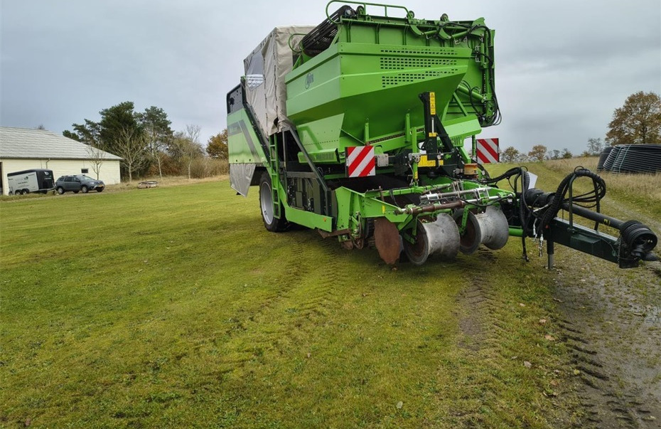 AVR Spirit 9200CR - Burgonyakombájn: 3 kép. AVR Spirit 9200CR - Burgonyakombájn: 3 kép.