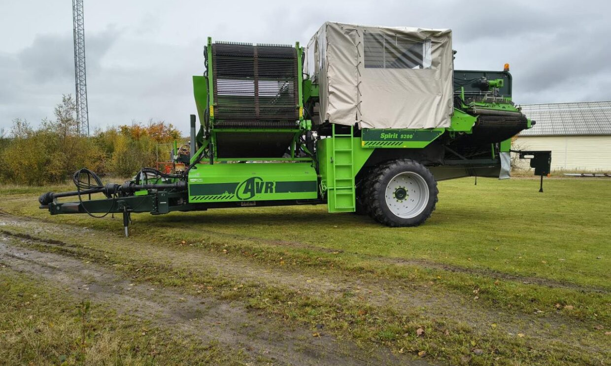 AVR Spirit 9200CR - Burgonyakombájn: 2 kép. AVR Spirit 9200CR - Burgonyakombájn: 2 kép.