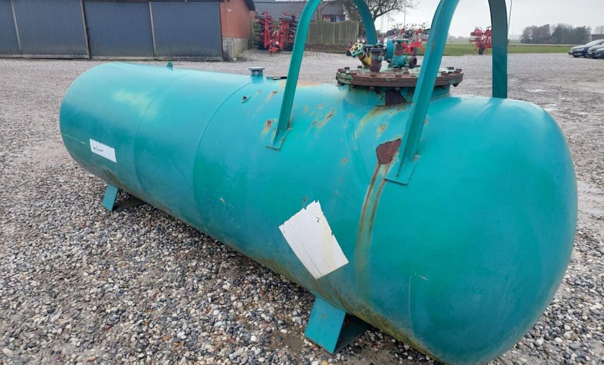 Agrodan Ammoniaktank 2500 kg - Műtrágyaszóró gép, Tároló tartály: 5 kép. Agrodan Ammoniaktank 2500 kg - Műtrágyaszóró gép, Tároló tartály: 5 kép.