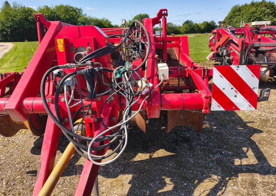 Grimme RL3000 - Burgonyakombájn: 4 kép. Grimme RL3000 - Burgonyakombájn: 4 kép.