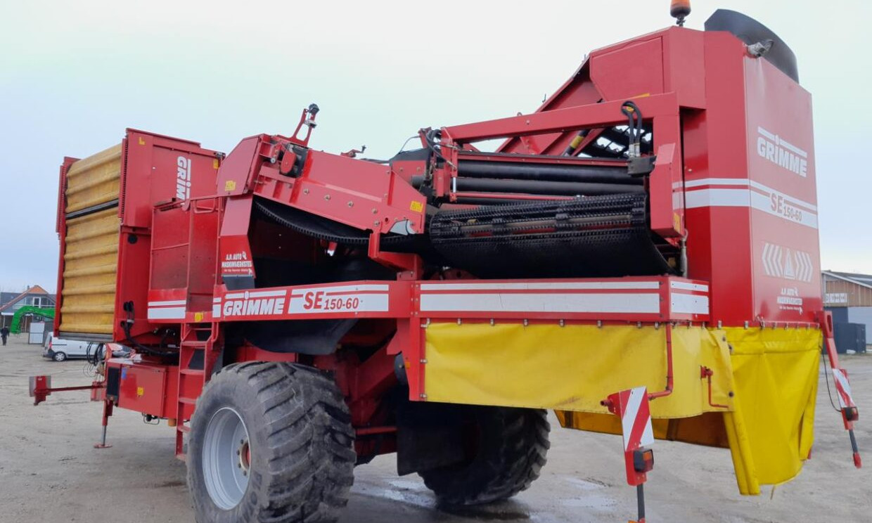 Grimme SE 150-60 NB - Burgonyakombájn: 2 kép. Grimme SE 150-60 NB - Burgonyakombájn: 2 kép.