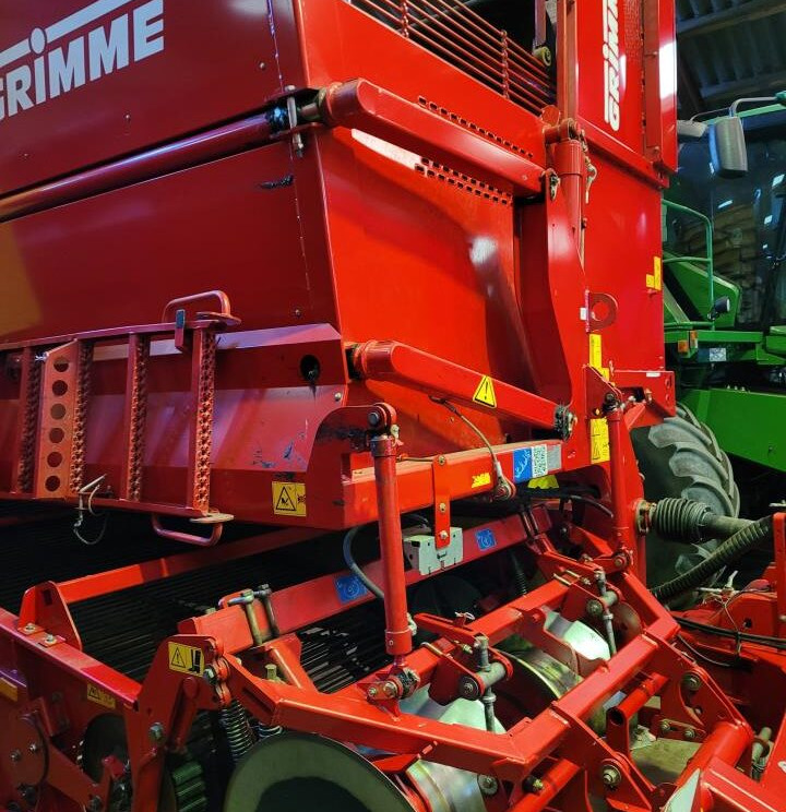 Grimme SE 170-60 XL - Burgonyakombájn: 3 kép. Grimme SE 170-60 XL - Burgonyakombájn: 3 kép.