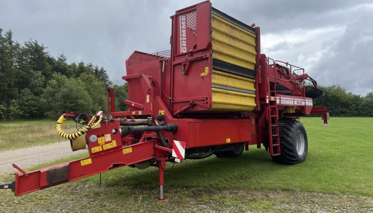 Grimme SE 260 - Burgonyakombájn: 2 kép. Grimme SE 260 - Burgonyakombájn: 2 kép.