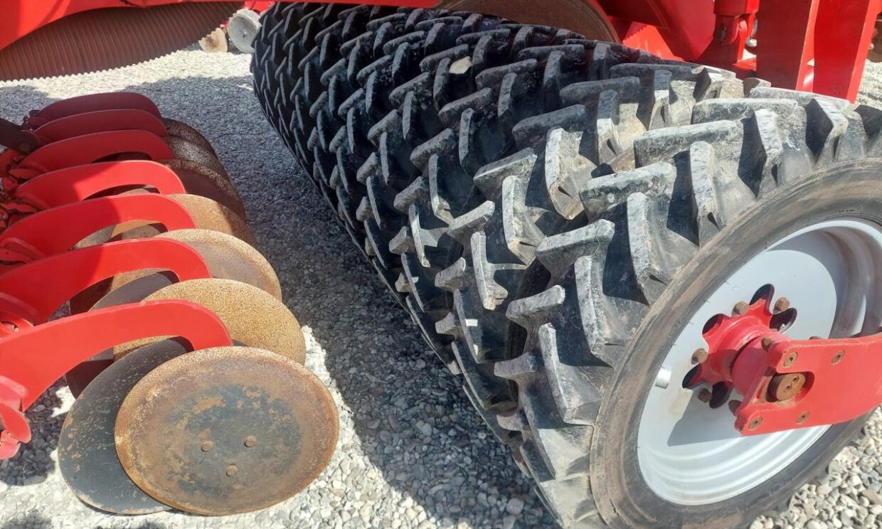 Horsch Focus 6 TD - 3 Punkt - Szemenkénti vetőgép: 5 kép. Horsch Focus 6 TD - 3 Punkt - Szemenkénti vetőgép: 5 kép.
