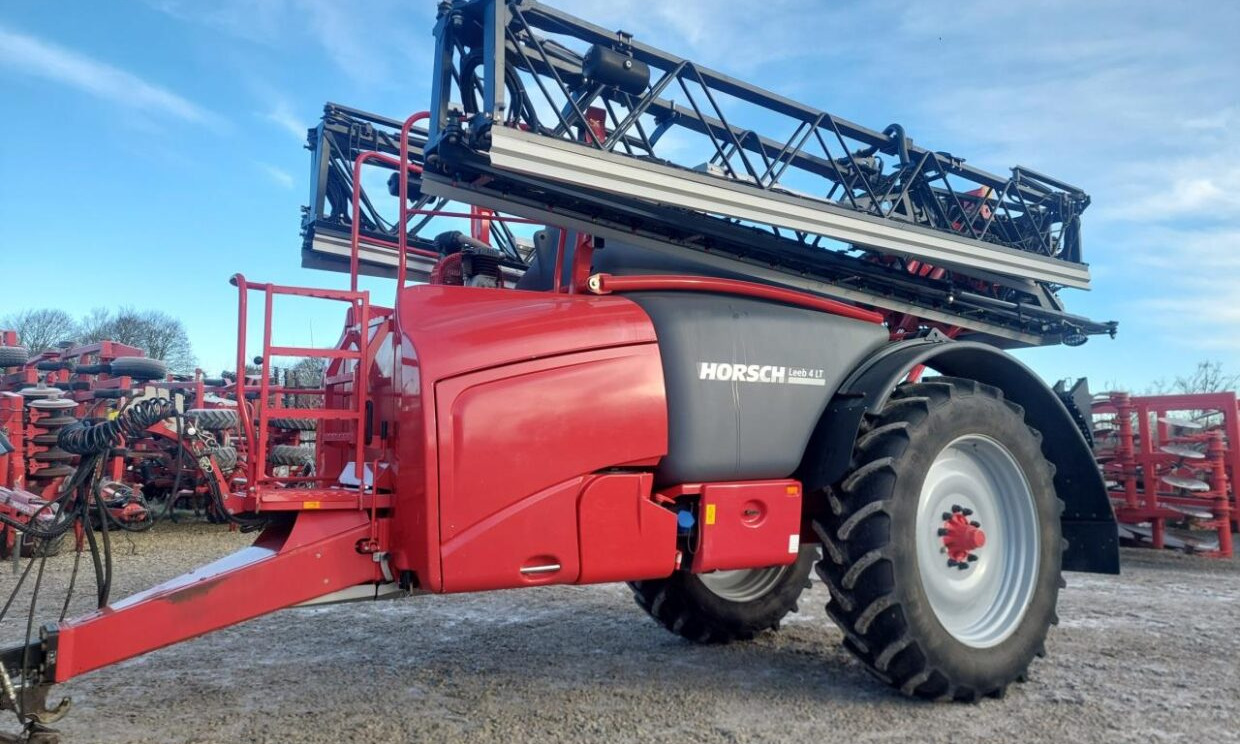 Horsch Leeb 4 LT - 28m - Vontatott permetezők: 1 kép. Horsch Leeb 4 LT - 28m - Vontatott permetezők: 1 kép.
