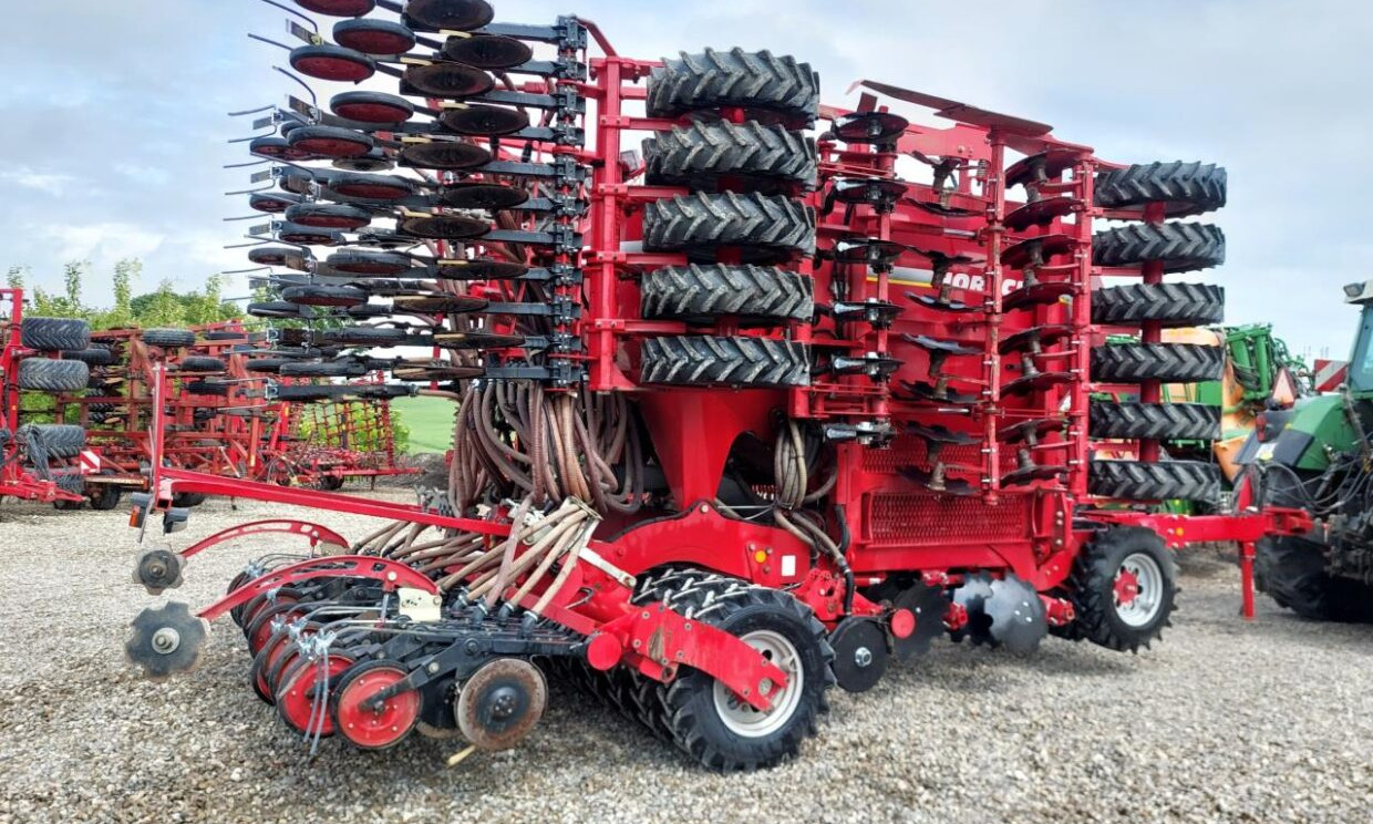 Horsch Pronto 6 DC PPF - Szemenkénti vetőgép: 2 kép. Horsch Pronto 6 DC PPF - Szemenkénti vetőgép: 2 kép.