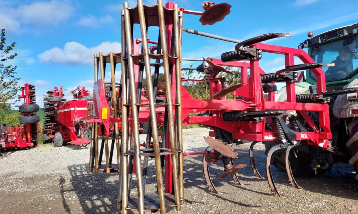 Horsch Terrano 4 FX - Borona: 4 kép. Horsch Terrano 4 FX - Borona: 4 kép.