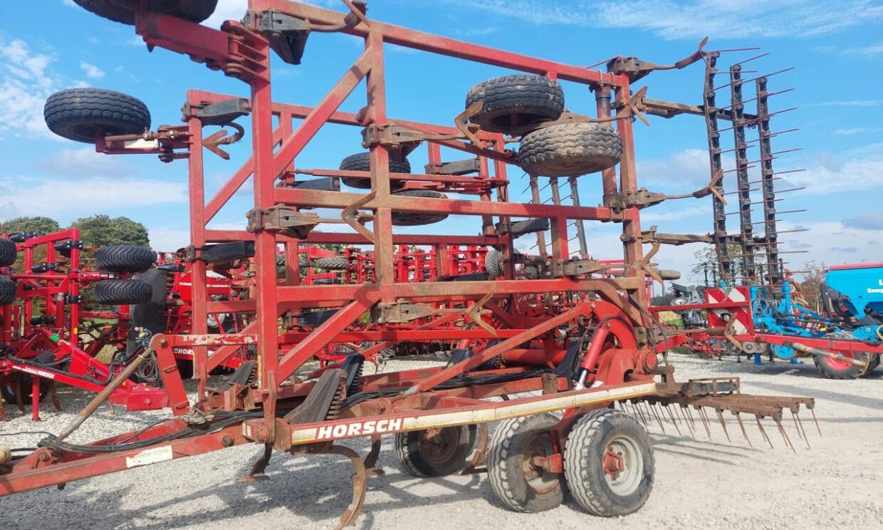 Horsch Terrano 8 FG + Optipack 8 AS - Borona: 2 kép. Horsch Terrano 8 FG + Optipack 8 AS - Borona: 2 kép.