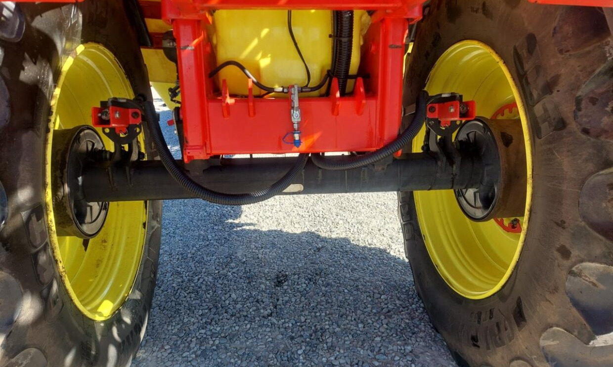 Kverneland IXtrack C60 - 36m - Vontatott permetezők: 4 kép. Kverneland IXtrack C60 - 36m - Vontatott permetezők: 4 kép.
