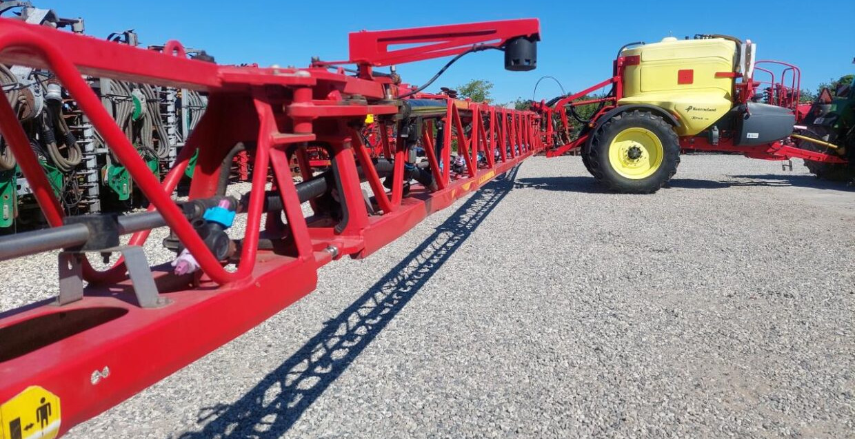 Kverneland IXtrack C60 - 36m - Vontatott permetezők: 5 kép. Kverneland IXtrack C60 - 36m - Vontatott permetezők: 5 kép.