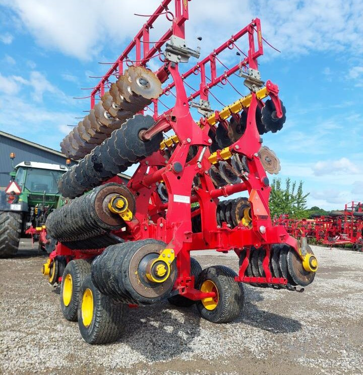 Väderstad Carrier 820 tallerkenharve - Tárcsás borona: 5 kép. Väderstad Carrier 820 tallerkenharve - Tárcsás borona: 5 kép.