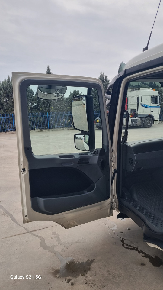 MERCEDES ACTROS MP3 EURO 5 - Fülke: 5 kép. MERCEDES ACTROS MP3 EURO 5 - Fülke: 5 kép.
