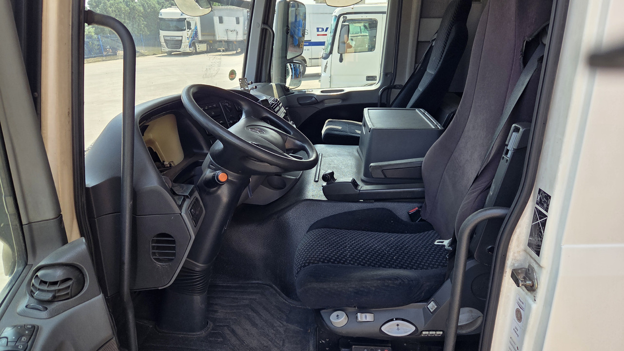 MERCEDES ACTROS MP3 MEDIUM - Fülke: 5 kép. MERCEDES ACTROS MP3 MEDIUM - Fülke: 5 kép.