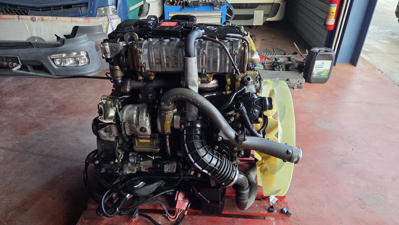 MERCEDES-BENZ OM 934 LA MERCEDES ATEGO EURO 6 - Motor - Teherautó: 4 kép. MERCEDES-BENZ OM 934 LA MERCEDES ATEGO EURO 6 - Motor - Teherautó: 4 kép.