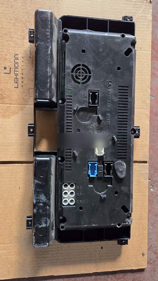 MERCEDES-BENZ econic - Műszerfal - Busz: 2 kép. MERCEDES-BENZ econic - Műszerfal - Busz: 2 kép.