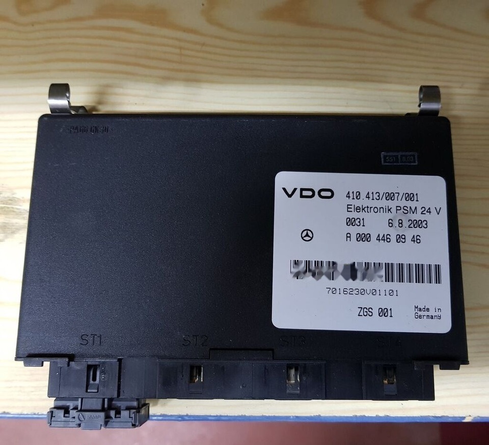 Mercedes-Benz A 001 446 26 17 Mercedes-Benz ACTROS MB2 - ECU - Teherautó: 3 kép. Mercedes-Benz A 001 446 26 17 Mercedes-Benz ACTROS MB2 - ECU - Teherautó: 3 kép.