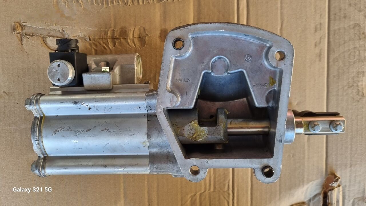Mercedes-Benz ATEGO EURO 6 SHIFTING CYLINDER Mercedes-Benz ATEGO EURO 6 - Sebességváltó kar - Teherautó: 2 kép. Mercedes-Benz ATEGO EURO 6 SHIFTING CYLINDER Mercedes-Benz ATEGO EURO 6 - Sebességváltó kar - Teherautó: 2 kép.