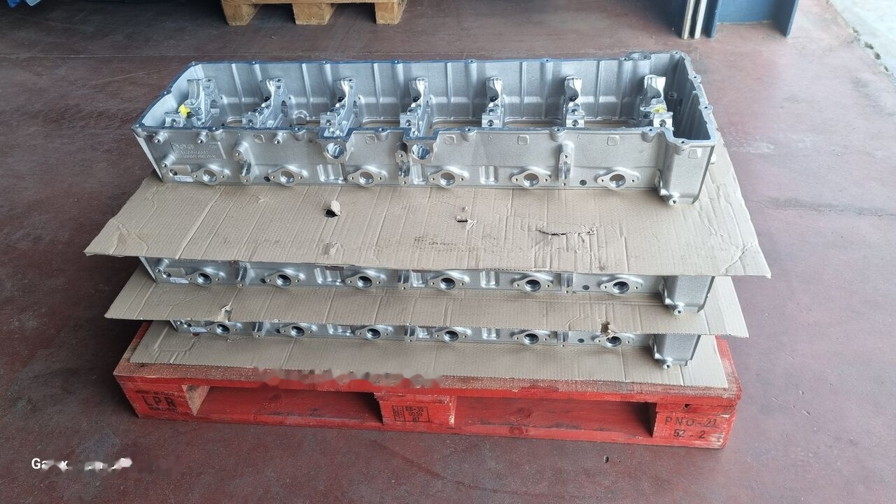 Mercedes-Benz CAMSHAFT HOUSING Mercedes-Benz ACTROS MP4 EURO 6 - Motor és alkatrészek - Teherautó: 3 kép. Mercedes-Benz CAMSHAFT HOUSING Mercedes-Benz ACTROS MP4 EURO 6 - Motor és alkatrészek - Teherautó: 3 kép.