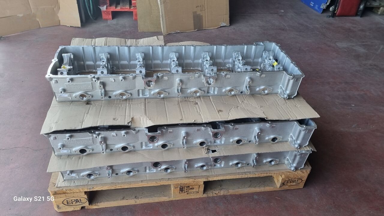 Mercedes-Benz CAMSHAFT HOUSING Mercedes-Benz ACTROS MP4 EURO 6 - Motor és alkatrészek - Teherautó: 5 kép. Mercedes-Benz CAMSHAFT HOUSING Mercedes-Benz ACTROS MP4 EURO 6 - Motor és alkatrészek - Teherautó: 5 kép.