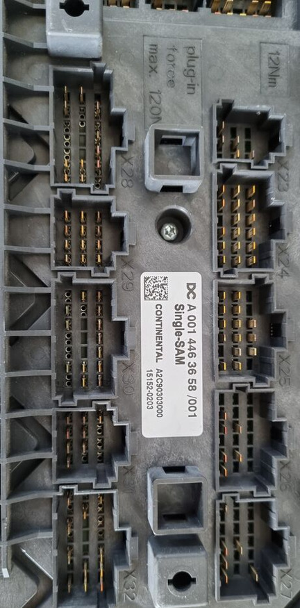 Mercedes-Benz CPC/FR Mercedes-Benz ACTROS - ECU - Teherautó: 4 kép. Mercedes-Benz CPC/FR Mercedes-Benz ACTROS - ECU - Teherautó: 4 kép.