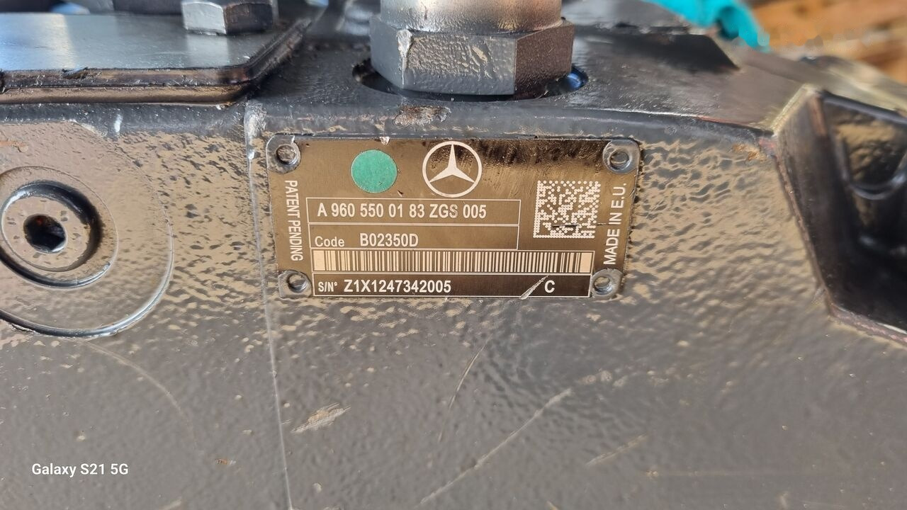Mercedes-Benz HYDRAULIC POMP A9605500183 Mercedes-Benz ACTROS MP4 - Hidraulikus szivattyú - Teherautó: 3 kép. Mercedes-Benz HYDRAULIC POMP A9605500183 Mercedes-Benz ACTROS MP4 - Hidraulikus szivattyú - Teherautó: 3 kép.