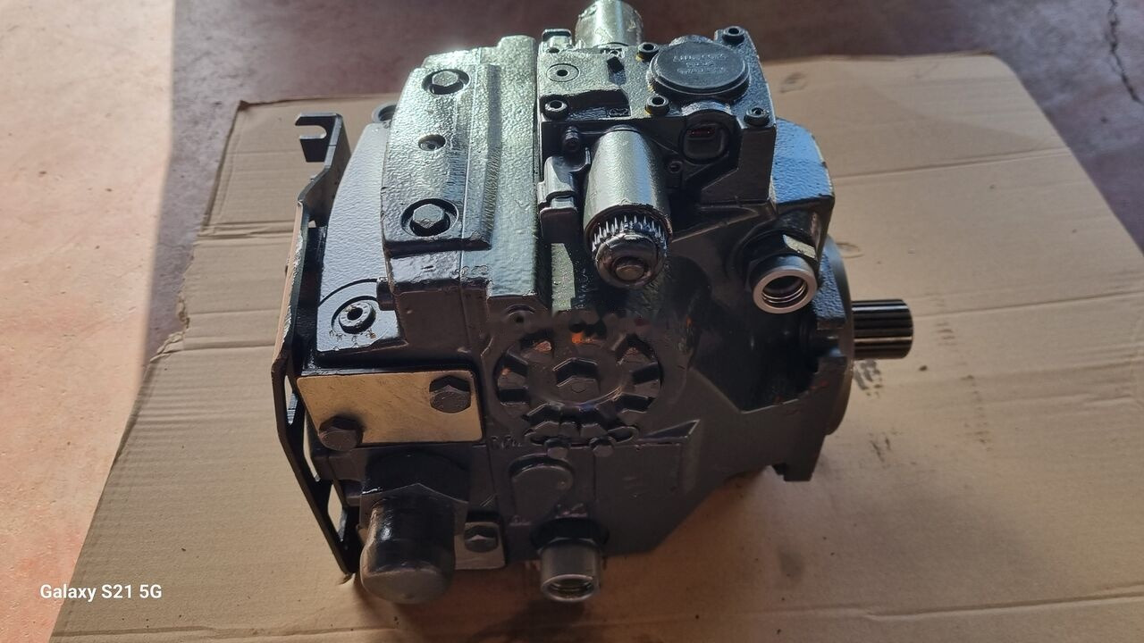 Mercedes-Benz HYDRAULIC POMP A9605500183 Mercedes-Benz ACTROS MP4 - Hidraulikus szivattyú - Teherautó: 1 kép. Mercedes-Benz HYDRAULIC POMP A9605500183 Mercedes-Benz ACTROS MP4 - Hidraulikus szivattyú - Teherautó: 1 kép.