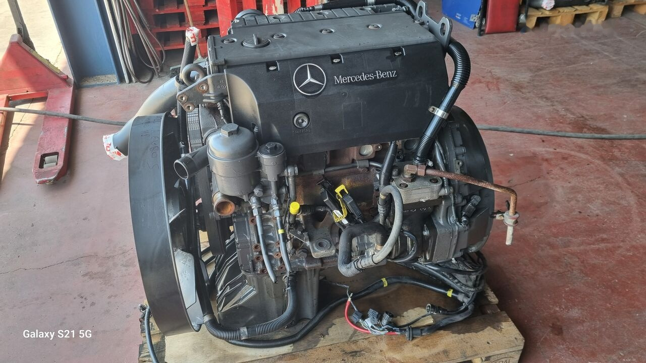 Mercedes-Benz MOTOR OM 924 LA EURO 5 OM 924 930 Mercedes-Benz ATEGO - Motor - Teherautó: 5 kép. Mercedes-Benz MOTOR OM 924 LA EURO 5 OM 924 930 Mercedes-Benz ATEGO - Motor - Teherautó: 5 kép.