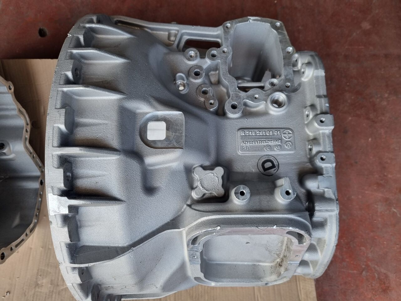 Mercedes-Benz TRANSMISSION HOUSING Mercedes-Benz ACTROS MP4 EURO 6 - Sebességváltó - Teherautó: 2 kép. Mercedes-Benz TRANSMISSION HOUSING Mercedes-Benz ACTROS MP4 EURO 6 - Sebességváltó - Teherautó: 2 kép.