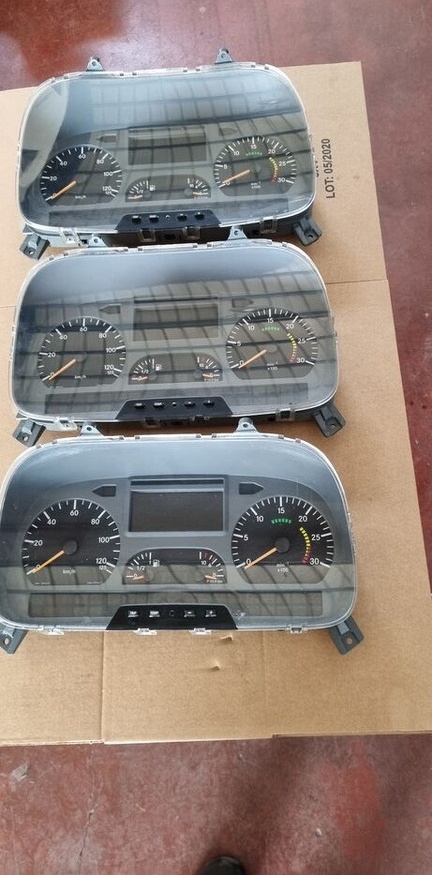 Mercedes-Benz VDO   Mercedes-Benz ACTROS MB2 - ECU - Teherautó: 5 kép. Mercedes-Benz VDO   Mercedes-Benz ACTROS MB2 - ECU - Teherautó: 5 kép.