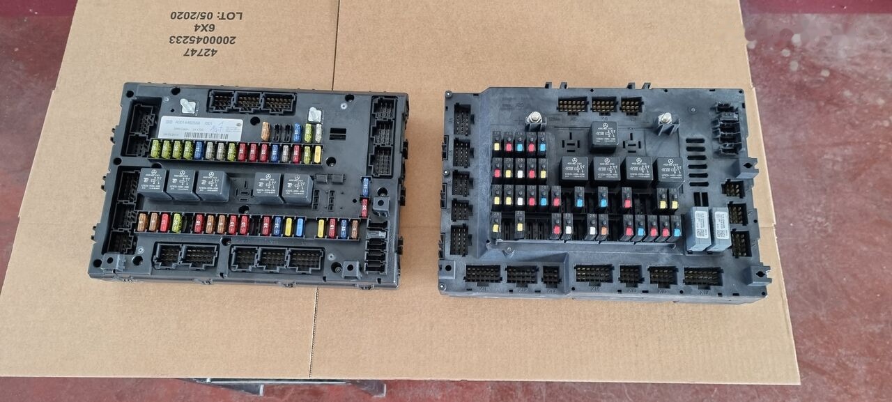 Mercedes-Benz VDO   Mercedes-Benz ACTROS MB2 - ECU - Teherautó: 4 kép. Mercedes-Benz VDO   Mercedes-Benz ACTROS MB2 - ECU - Teherautó: 4 kép.