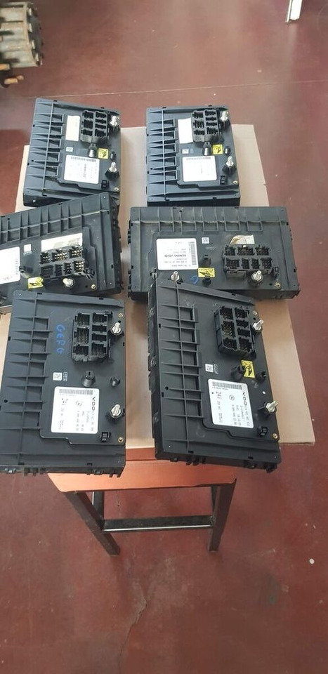 Mercedes-Benz instrumend panel   Mercedes-Benz ACTROS MP2 - Műszerfal - Teherautó: 4 kép. Mercedes-Benz instrumend panel   Mercedes-Benz ACTROS MP2 - Műszerfal - Teherautó: 4 kép.