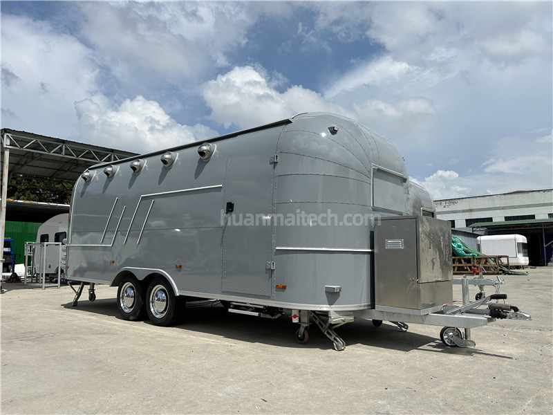 Burger Food Truck Grey Airstream Food Trailer=,Coffee Trailer - Büfékocsi: 3 kép. Burger Food Truck Grey Airstream Food Trailer=,Coffee Trailer - Büfékocsi: 3 kép.