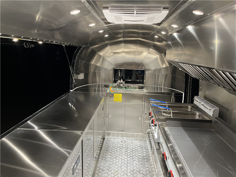 Új Büfékocsi Burger Van Burger Food Truck, Fast Food Trailers,Catering Trailer: 14 kép. Új Büfékocsi Burger Van Burger Food Truck, Fast Food Trailers,Catering Trailer: 14 kép.