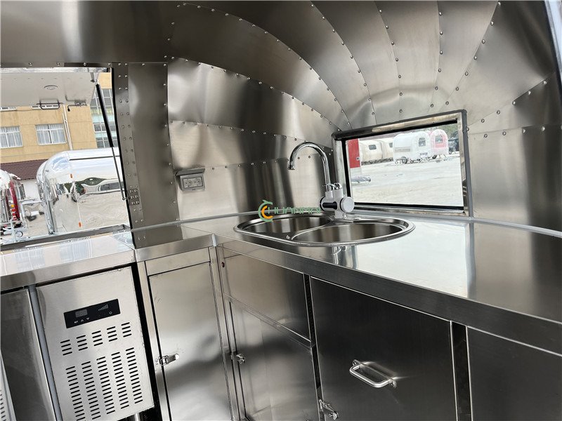 Új Büfékocsi Burger Van Burger Food Truck, Fast Food Trailers,Catering Trailer: 7 kép. Új Büfékocsi Burger Van Burger Food Truck, Fast Food Trailers,Catering Trailer: 7 kép.