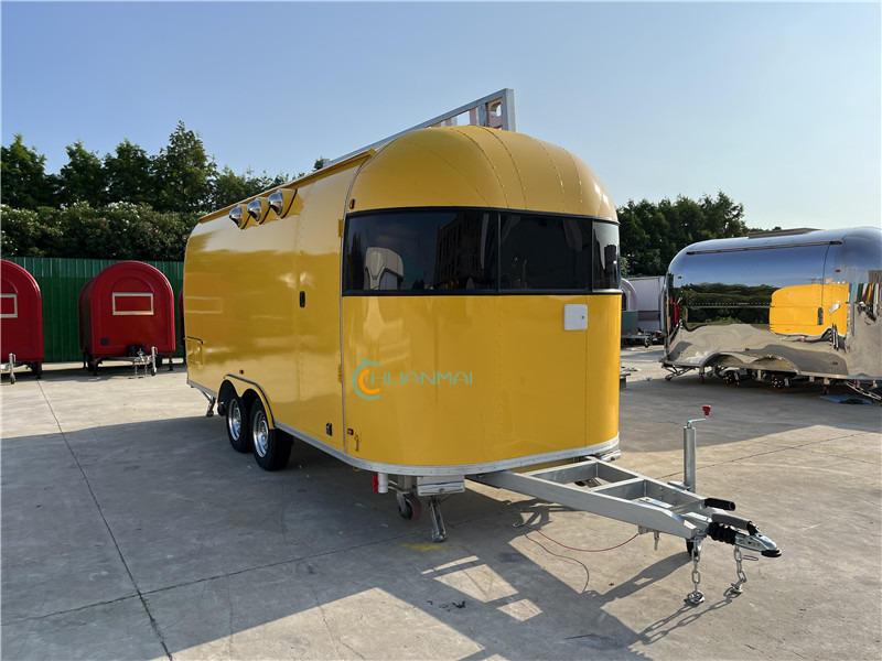 Sales Trailer Food Truck, Food Trailer, Mobile Kitchen - Büfékocsi: 3 kép. Sales Trailer Food Truck, Food Trailer, Mobile Kitchen - Büfékocsi: 3 kép.
