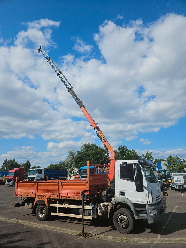 Iveco ML 120E22 4x2 Pritsche Palfinger Kran Funck - Platós teherautó: 2 kép. Iveco ML 120E22 4x2 Pritsche Palfinger Kran Funck - Platós teherautó: 2 kép.