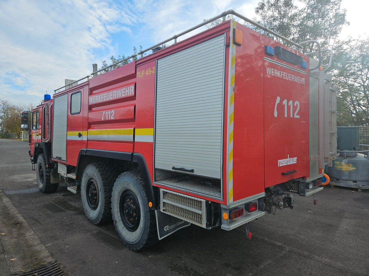 MAN KAT 6x6 Tanklöschfahrzeug - Tartályos teherautó: 4 kép. MAN KAT 6x6 Tanklöschfahrzeug - Tartályos teherautó: 4 kép.