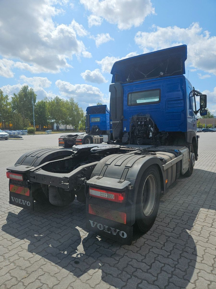 Volvo FM 380 - Nyergesvontató: 3 kép. Volvo FM 380 - Nyergesvontató: 3 kép.